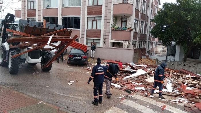 Körfez Belediyesi kuvvetli rüzgâra karşı teyakkuzda